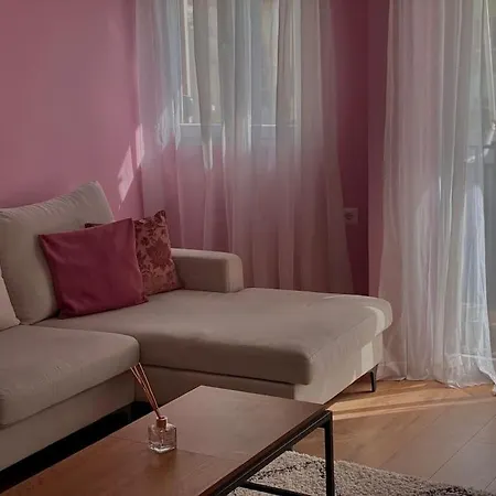 Center In Apartmán Tirana