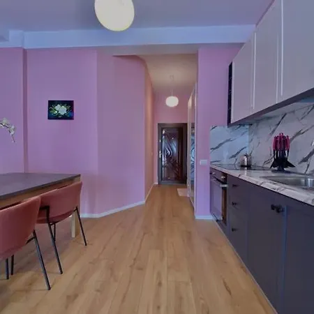 Coral - Center Apartment Tirana